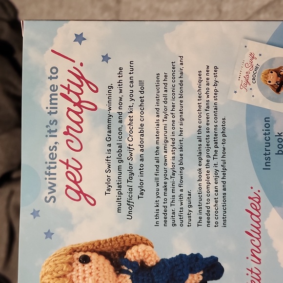 Taylor Swift Crochet Kit - Picture 4 of 4